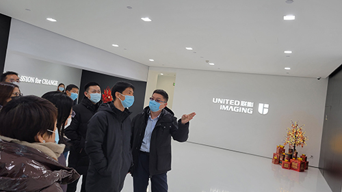 海淀副區(qū)長(zhǎng)林劍華調(diào)研北京聯(lián)影智能影像技術(shù)研究院.jpg
